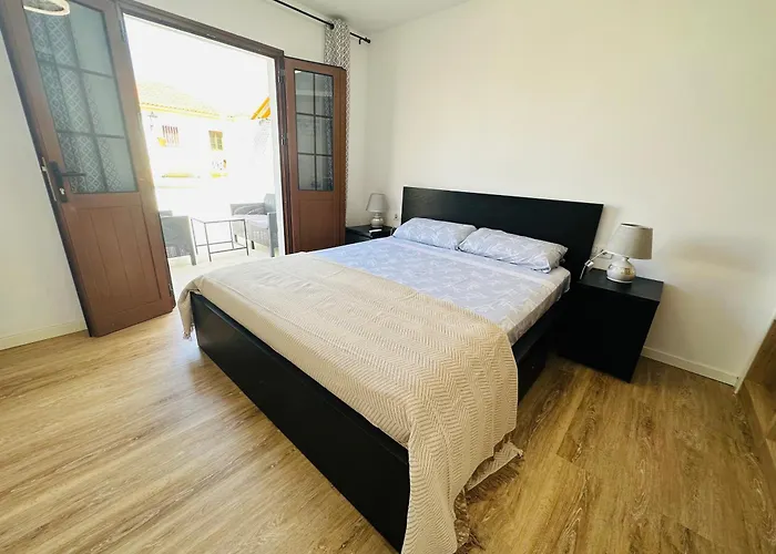 Windsor Park Spacious In Апартаменти Адехе